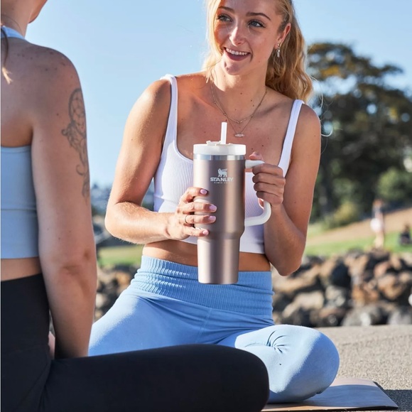 🎉LAST PIECE🎉Stanley 40oz Quencher Flowstate Tumbler Rose quartz glow - Picture 9 of 13